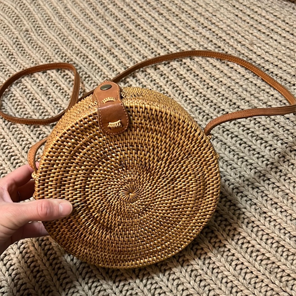 Straw Studios won summer crossbody bag